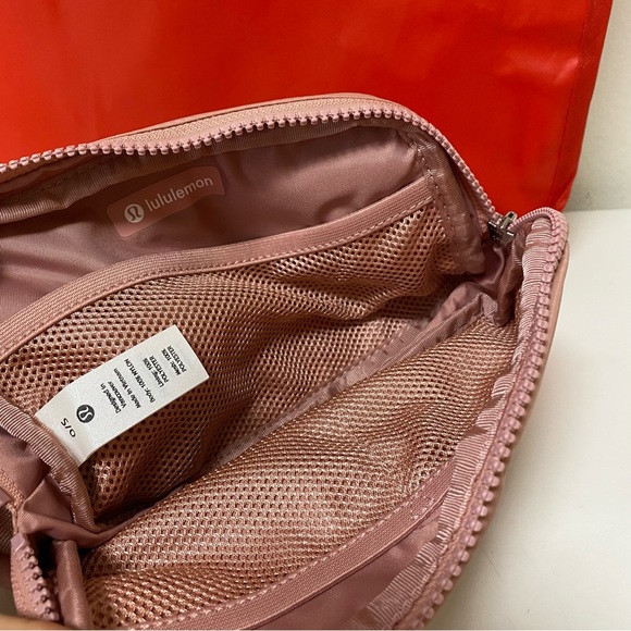 Lululemon Everywhere Belt Bag NWT Pink Pastel - Picture 9 of 13